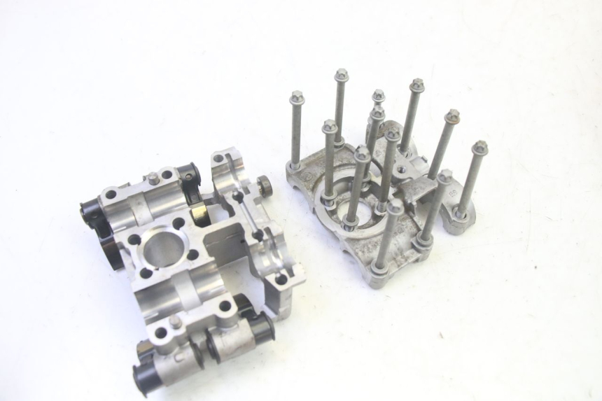 photo de ZYLINDERKOPF HINTEN BMW R RT ABS 1200 (2010 - 2014) - Technische Nahaufnahme