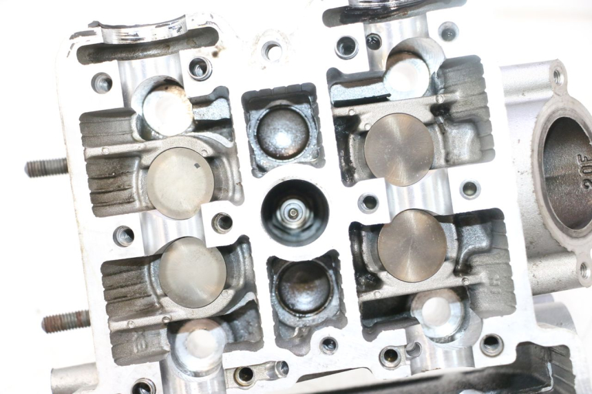 photo de ZYLINDERKOPF HINTEN SUZUKI SV S 650 (1999 - 2002) - Detaillierte Sichtprüfung