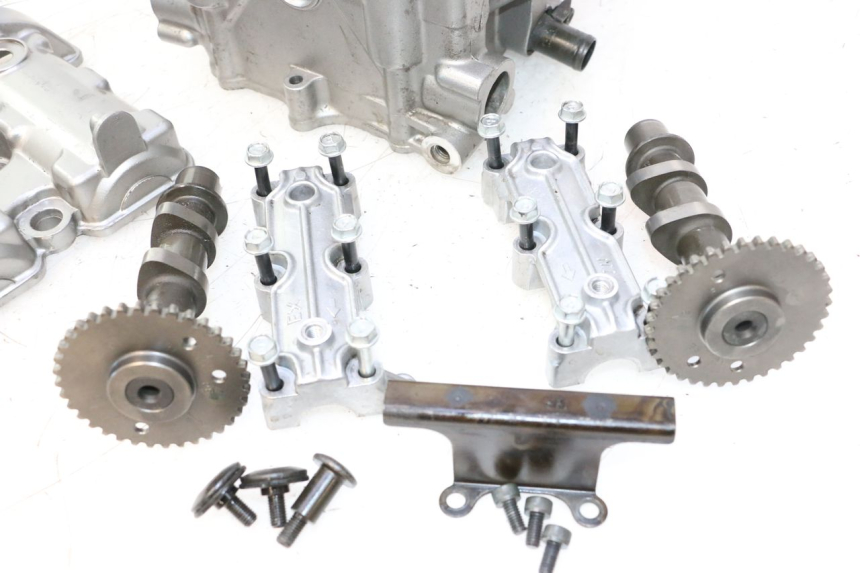 photo de ZYLINDERKOPF HINTEN SUZUKI SV S 650 (1999 - 2002) - Alternativer Blickwinkel