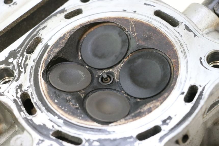 photo de ZYLINDERKOPF HINTEN SUZUKI SV S 650 (1999 - 2002) - Details der Befestigungspunkte