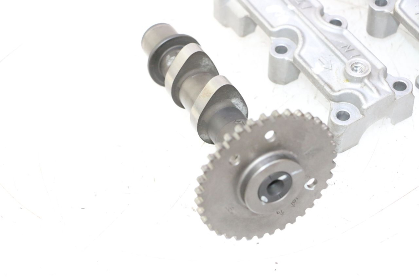photo de ZYLINDERKOPF HINTEN SUZUKI SV S 650 (2003 - 2009) - Fokus auf die Struktur