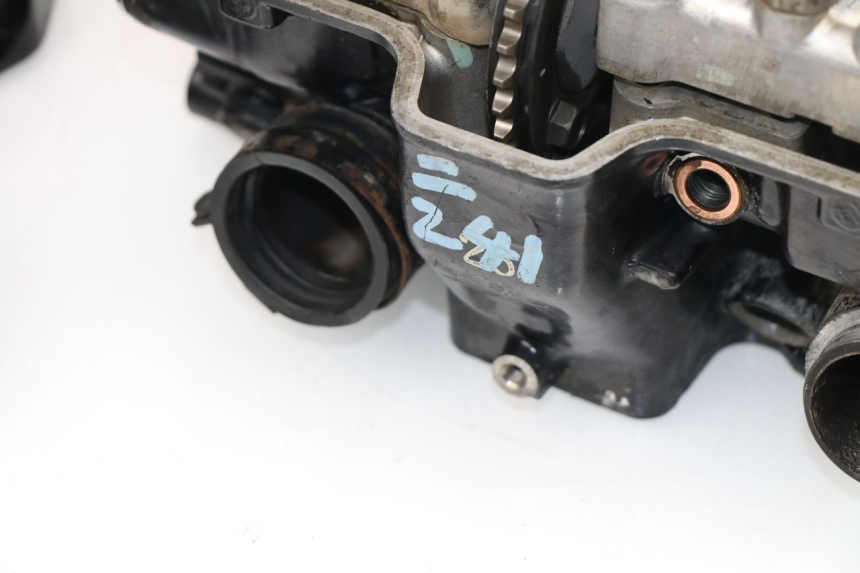 photo de ZYLINDERKOPF HINTEN HONDA VF 1000 (1984 - 1988) - Charakteristische Merkmale