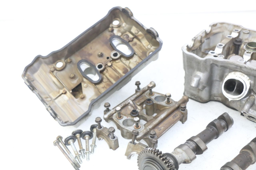 photo de HINTERER ZYLINDERKOPF HONDA VFR FI RC46 800 (1998 - 2001) - Charakteristische Merkmale