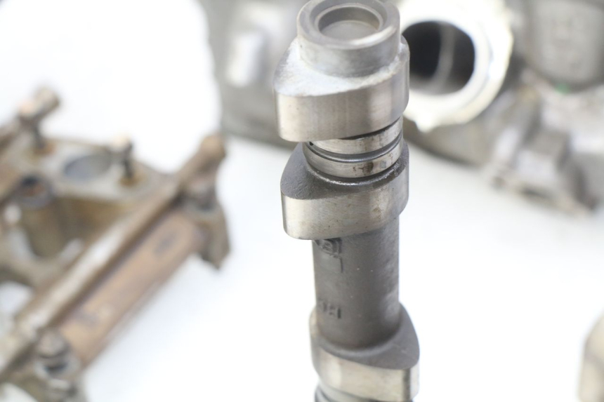 photo de HINTERER ZYLINDERKOPF HONDA VFR FI RC46 800 (1998 - 2001) - Fokus auf die Struktur