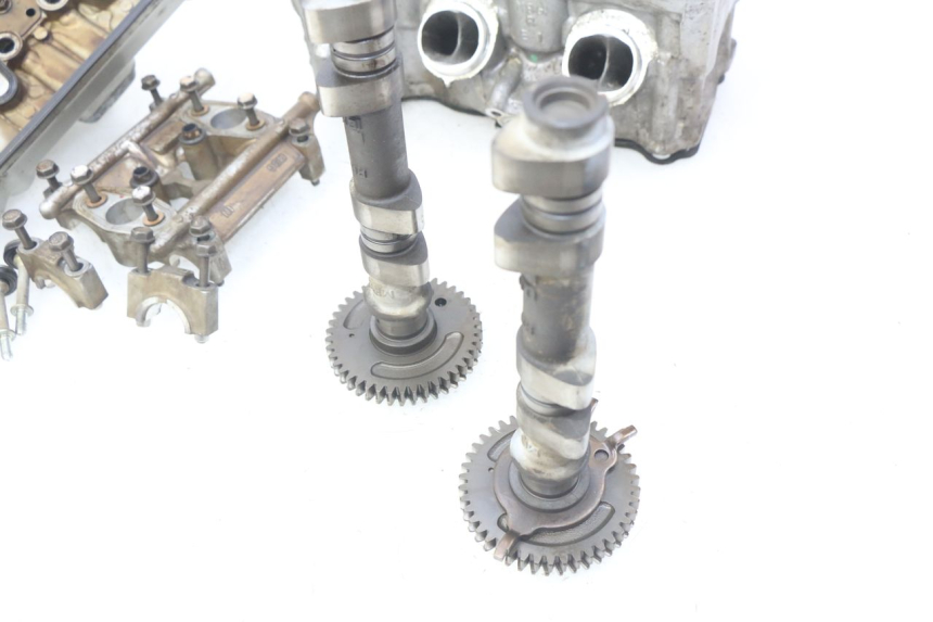 photo de HINTERER ZYLINDERKOPF HONDA VFR FI RC46 800 (1998 - 2001) - Alternativer Blickwinkel