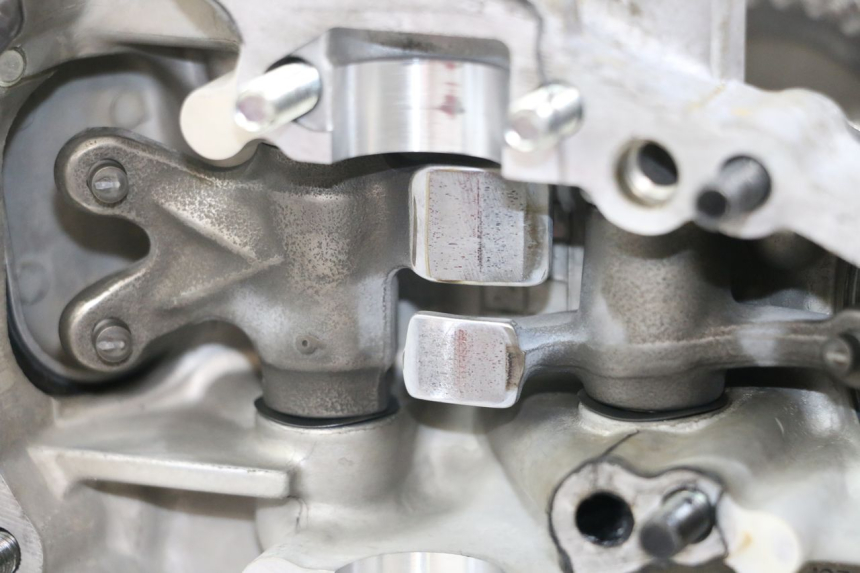 photo de ZYLINDERKOPF HINTEN SUZUKI VL INTRUDER 125 (2004 - 2007) - Kennzeichnungen und Originalreferenzen