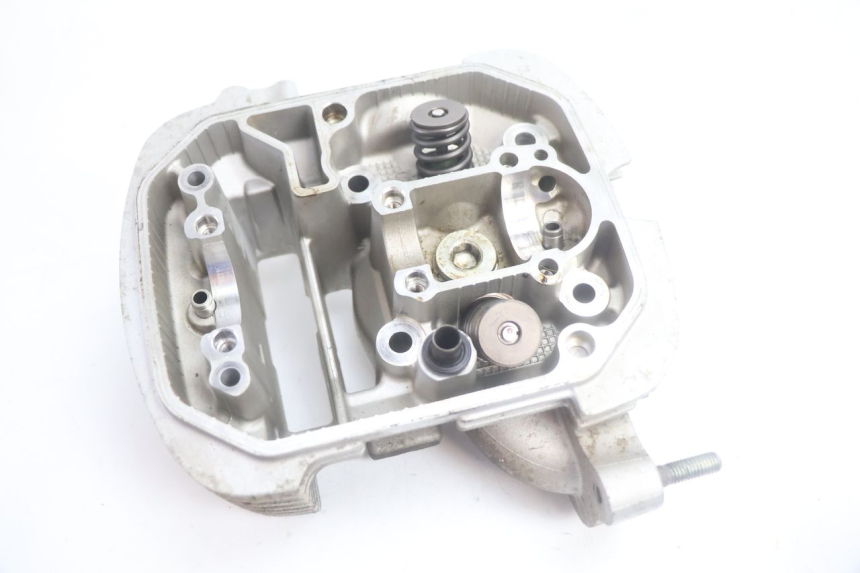 photo de ZYLINDERKOPF HINTEN HONDA XLV VARADERO 125 (2007 - 2012) - Hochauflösende Nahaufnahme