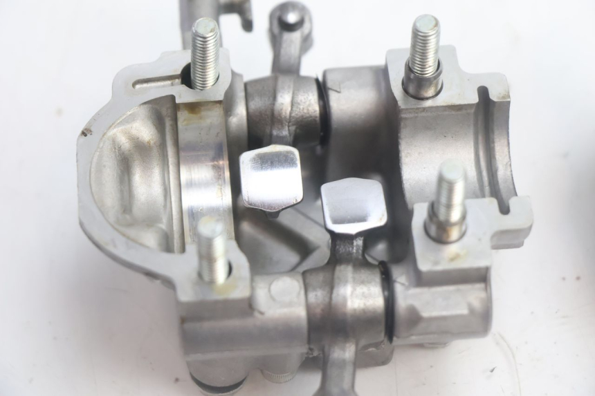 photo de ZYLINDERKOPF HINTEN HONDA XLV VARADERO 125 (2007 - 2012) - Alternative Perspektive