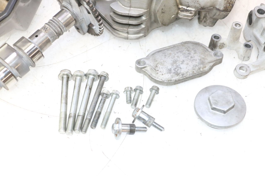 photo de ZYLINDERKOPF HINTEN HONDA XRV AFRICA TWIN 750 (1990 - 1992) - Technische Nahaufnahme