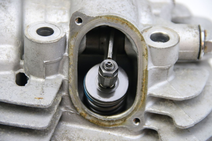 photo de HINTERER ZYLINDERKOPF YAMAHA XV VIRAGO 750 (1984 - 1998) - Weitere Ansicht des Artikels