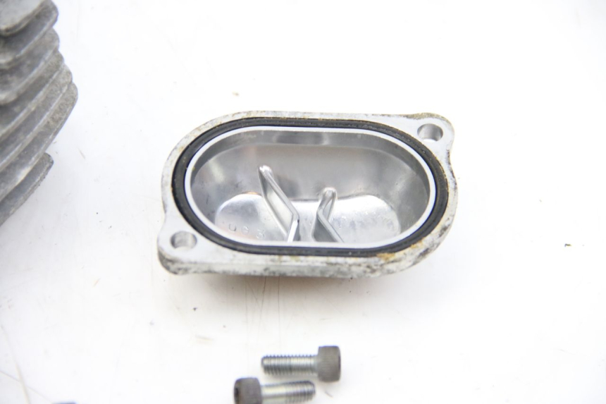 photo de HINTERER ZYLINDERKOPF YAMAHA XV VIRAGO 750 (1984 - 1998) - Technische Nahaufnahme