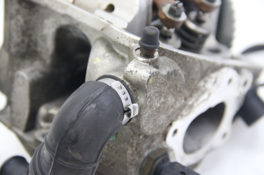 photo de ZYLINDERKOPF APRILIA ATLANTIC 500 (2002 - 2003) - Zoom auf Komponenten