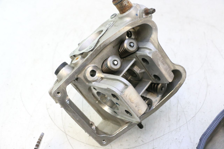 photo de ZYLINDERKOPF VORN GILERA GP 800 (2007 - 2013) - Detaillierte Sichtprüfung