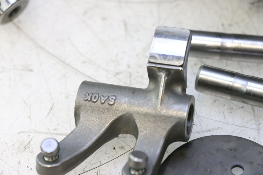 photo de ZYLINDERKOPF VORN GILERA GP 800 (2007 - 2013) - Details der Befestigungspunkte