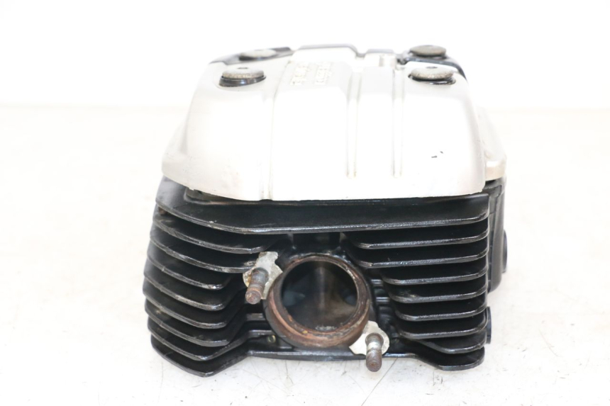 photo de ZYLINDERKOPF VORN MOTO GUZZI NORGE 8V GT 1200 (2011 - 2016) - Details der Befestigungspunkte