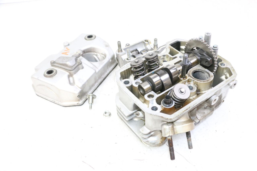 photo de ZYLINDERKOPF VORN HONDA NTV DEAUVILLE 650 (2001 - 2006) - Hochauflösende Nahaufnahme