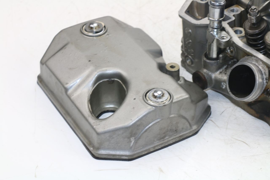 photo de ZYLINDERKOPF VORN HONDA NTV REVERSE 650 (1988 - 1988) - Alternativer Blickwinkel