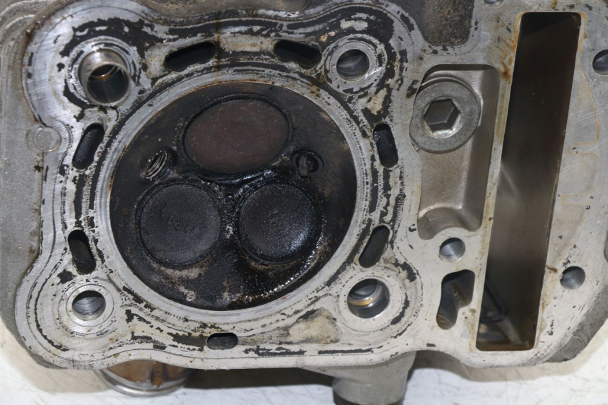 photo de ZYLINDERKOPF VORN HONDA NTV REVERSE 650 (1988 - 1988) - Kennzeichnungen und Originalreferenzen