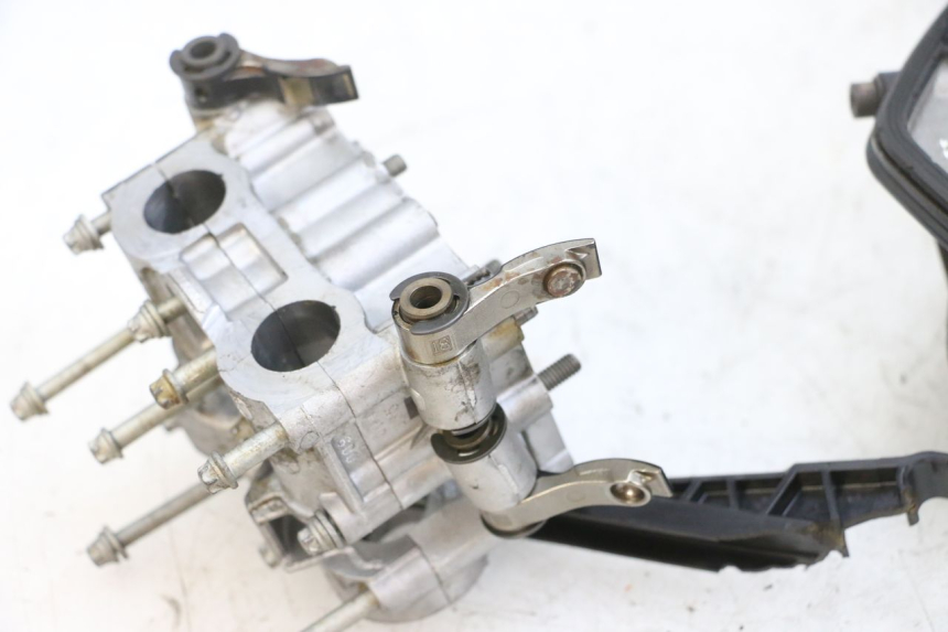 photo de ZYLINDERKOPF VORN BMW R RT ABS 1200 (2010 - 2014) - Zoom auf Gebrauchszustand