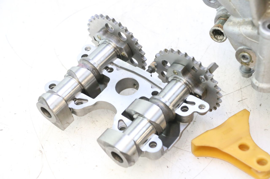 photo de ZYLINDERKOPF VORN CAN-AM SPYDER RS 1000 (2008 - 2012) - Oberflächenzustand und Material
