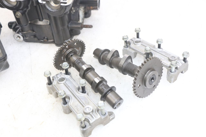 photo de VORDERER ZYLINDERKOPF SUZUKI SV N 650 (1999 - 2002) - Detaillierte Sichtprüfung