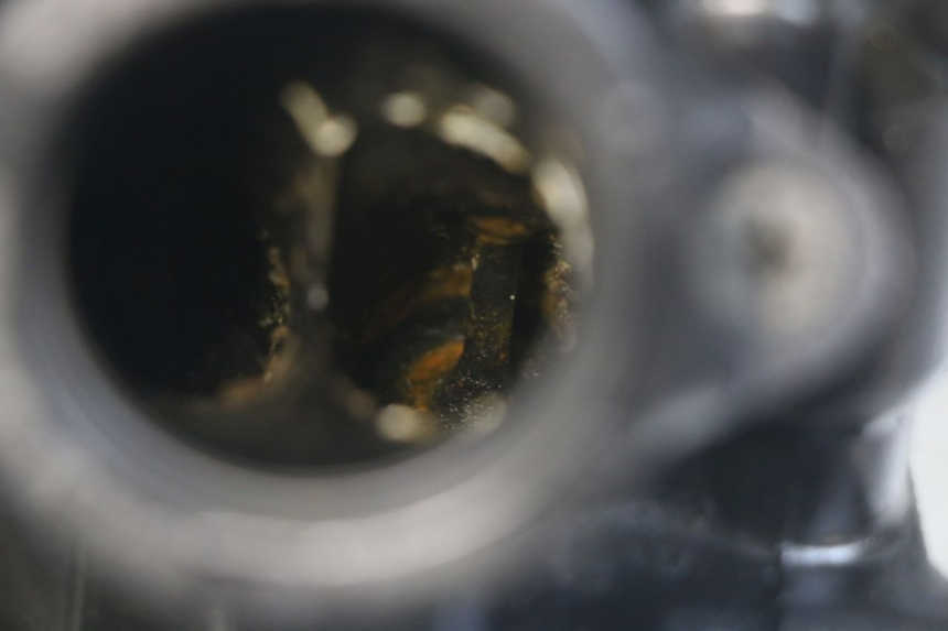 photo de VORDERER ZYLINDERKOPF SUZUKI SV N 650 (1999 - 2002) - Zoom auf Gebrauchszustand