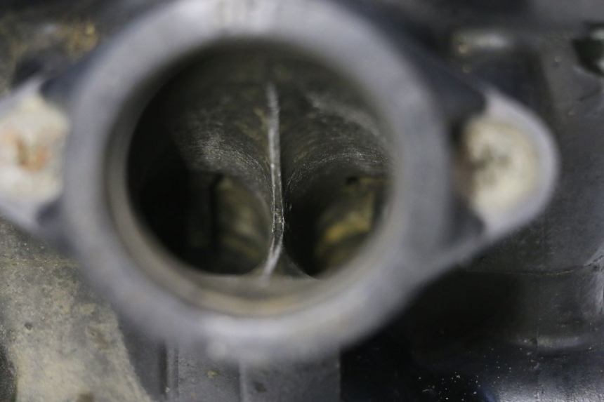 photo de VORDERER ZYLINDERKOPF SUZUKI SV N 650 (1999 - 2002) - Technische Nahaufnahme