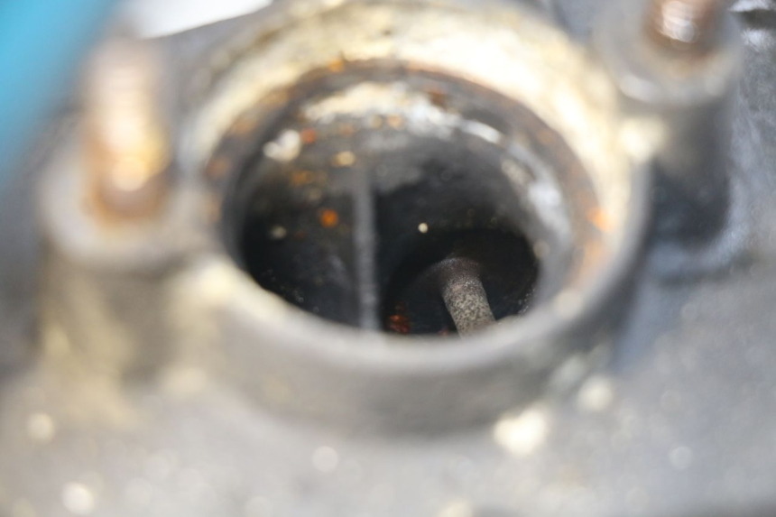 photo de VORDERER ZYLINDERKOPF SUZUKI SV N 650 (1999 - 2002) - Technische Nahaufnahme