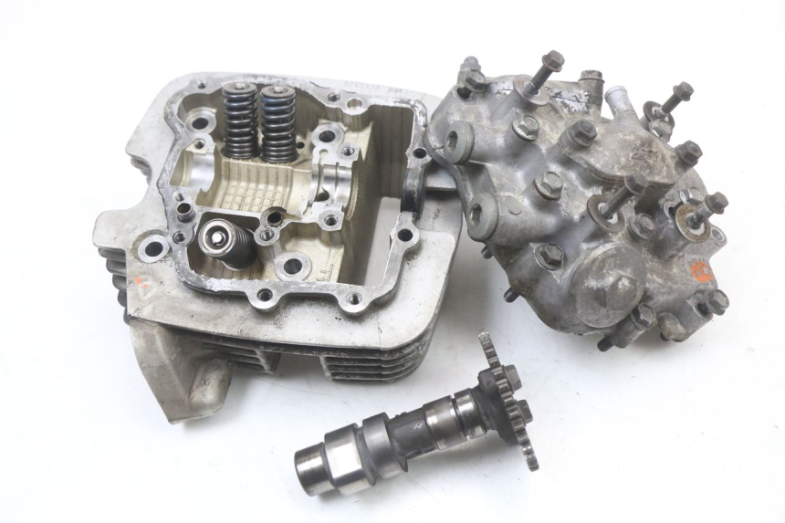 photo de ZYLINDERKOPF VORN SUZUKI VL INTRUDER 125 (2004 - 2007) - Hauptansicht