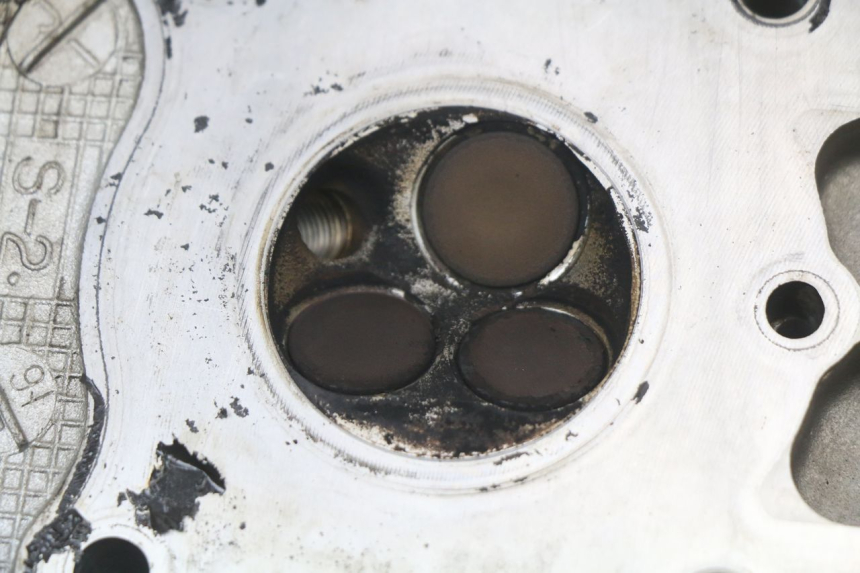 photo de ZYLINDERKOPF VORN SUZUKI VL INTRUDER 125 (2004 - 2007) - Hochauflösende Nahaufnahme