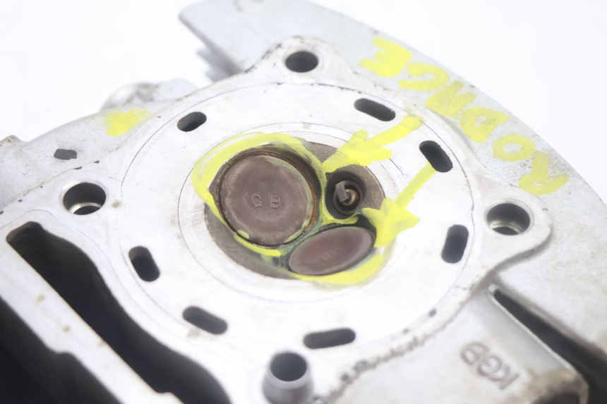 photo de ZYLINDERKOPF VORN HONDA XLV VARADERO 125 (2007 - 2012) - Details der Befestigungspunkte