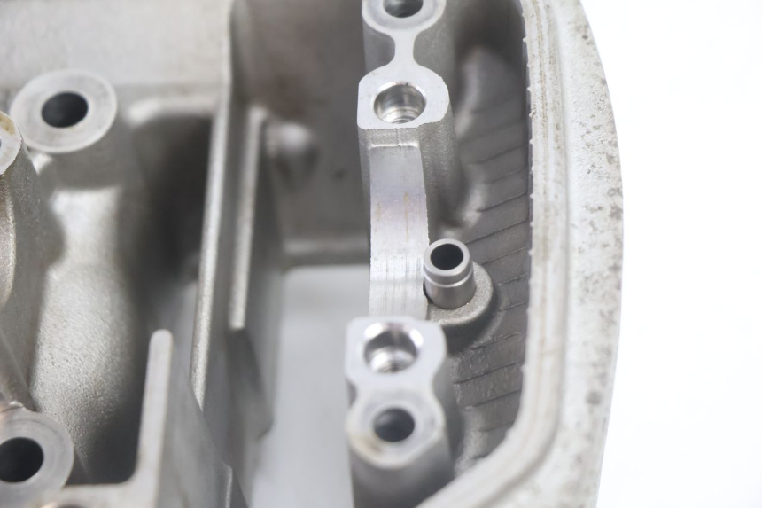 photo de ZYLINDERKOPF VORN HONDA XLV VARADERO 125 (2007 - 2012) - Technische Nahaufnahme