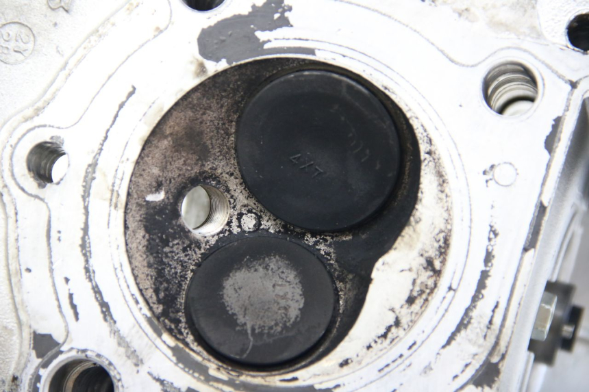 photo de VORDERER ZYLINDERKOPF YAMAHA XV VIRAGO 750 (1984 - 1998) - Zoom auf Gebrauchszustand