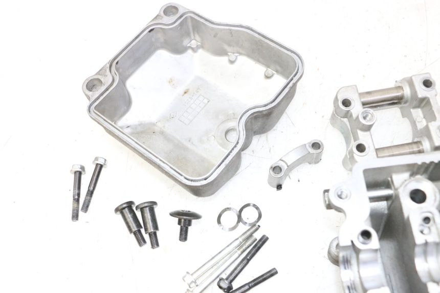 photo de ZYLINDERKOPF SUZUKI BURGMAN 125 (2007 - 2014) - Hochauflösende Nahaufnahme