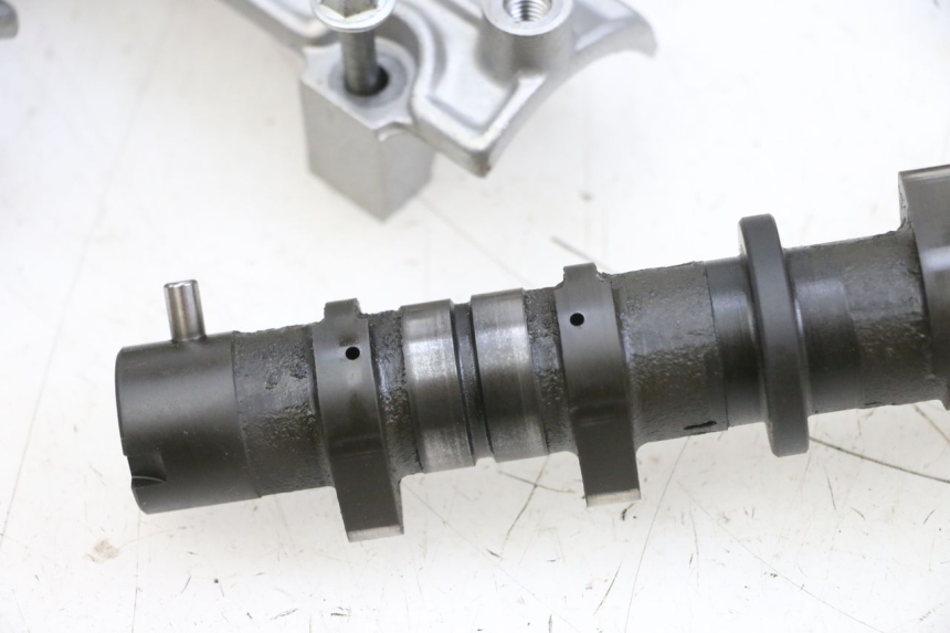 photo de ZYLINDERKOPF SUZUKI BURGMAN 650 (2013 - 2020) - Alternativer Blickwinkel