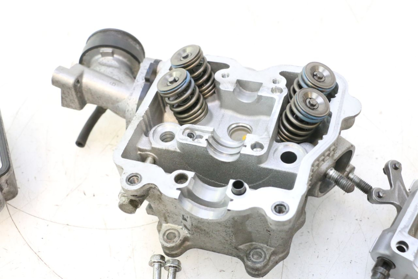 photo de ZYLINDERKOPF SUZUKI BURGMAN 125 (2007 - 2014) - Geprüftes Gebrauchtteil