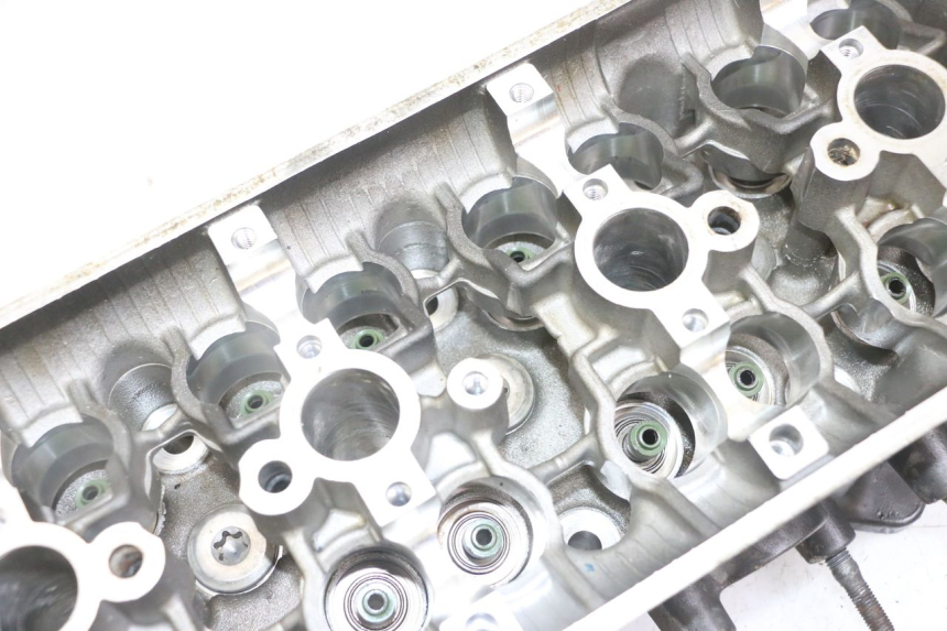 photo de ZYLINDERKOPF HONDA CB R 1000 (2018 - 2023) - Charakteristische Merkmale