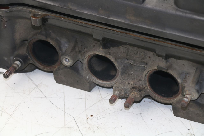 photo de ZYLINDERKOPF HONDA CBF N 600 (2004 - 2007) - Zoom auf Komponenten