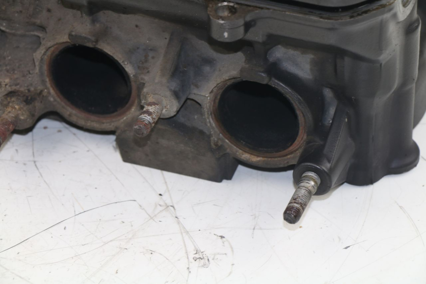 photo de ZYLINDERKOPF HONDA CBF N 600 (2004 - 2007) - Hochauflösende Nahaufnahme