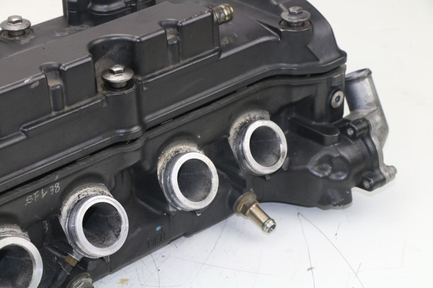 photo de ZYLINDERKOPF HONDA CBF N 600 (2004 - 2007) - Fokus auf die Struktur