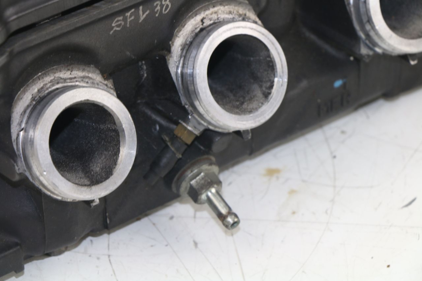 photo de ZYLINDERKOPF HONDA CBF N 600 (2004 - 2007) - Alternativer Blickwinkel