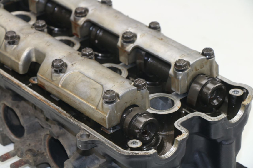 photo de ZYLINDERKOPF HONDA CBF N 600 (2004 - 2007) - Details der Befestigungspunkte