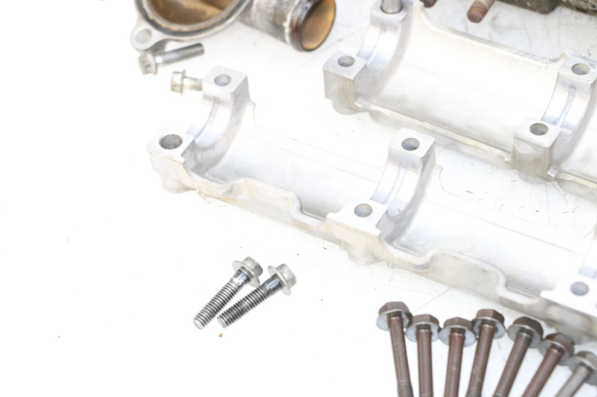 photo de ZYLINDERKOPF HONDA CBR RR FIREBLADE 900 (1992 - 1994) - Detailansicht des Bauteils