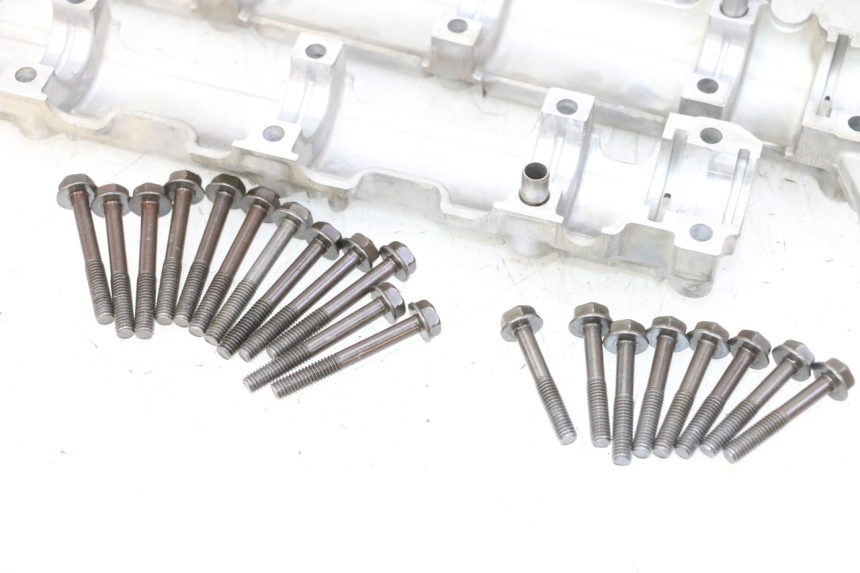 photo de ZYLINDERKOPF HONDA CBR RR FIREBLADE 900 (1992 - 1994) - Zoom auf Gebrauchszustand