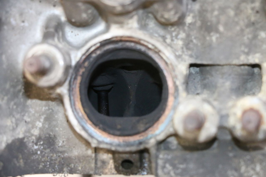 photo de ZYLINDERKOPF HONDA CBR RR FIREBLADE 900 (1992 - 1994) - Details der Befestigungspunkte