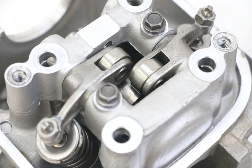 photo de ZYLINDERKOPF HONDA CRF-F CRF F 110 (2019 - 2022) - Zoom auf Komponenten