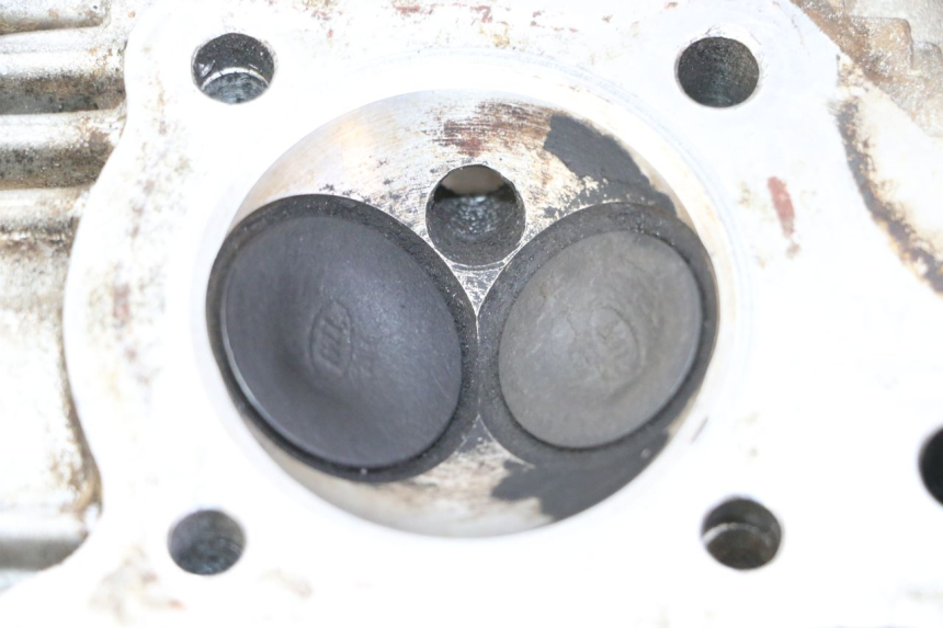 photo de ZYLINDERKOPF CCR DIRT BIKE 125 - Fokus auf die Struktur