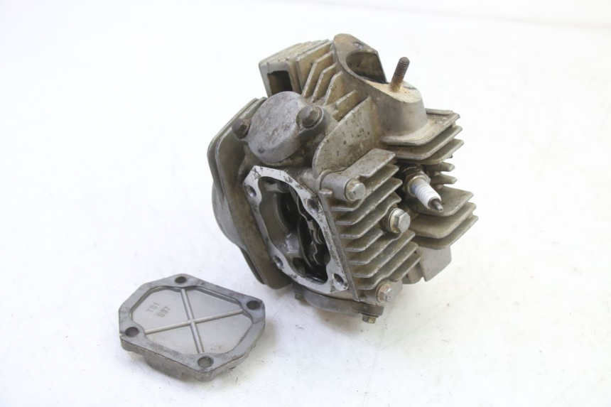 photo de ZYLINDERKOPF BSE DIRTBIKE PH10L 125 - Details der Befestigungspunkte