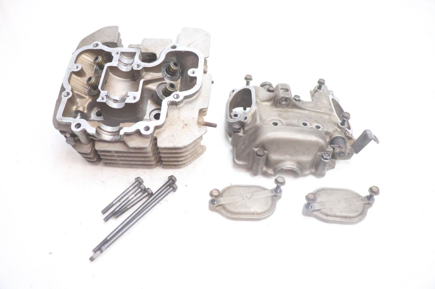 photo de ZYLINDERKOPF SUZUKI DR S 600 (1985 - 1989) - Details der Befestigungspunkte
