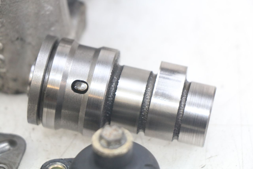 photo de ZYLINDERKOPF PEUGEOT ELYSEO 125 (1999 - 2004) - Zoom auf Gebrauchszustand